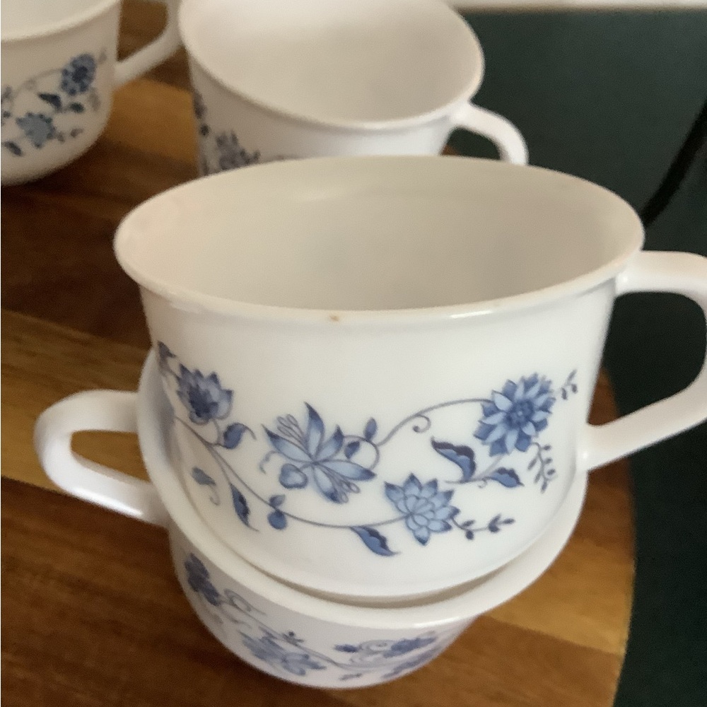 Lot of Vintage 70s Arcopal France "ASTER" Blue Floral Tea Cups & Saucers Set - Picture 15 of 16